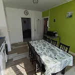 Tulipe, 5 Personnes, Entre Sancy Et Volcans D'auvergne Orcival