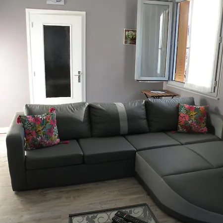 Tulipe, 5 Personnes, Entre Sancy Et Volcans D'auvergne Apartmán