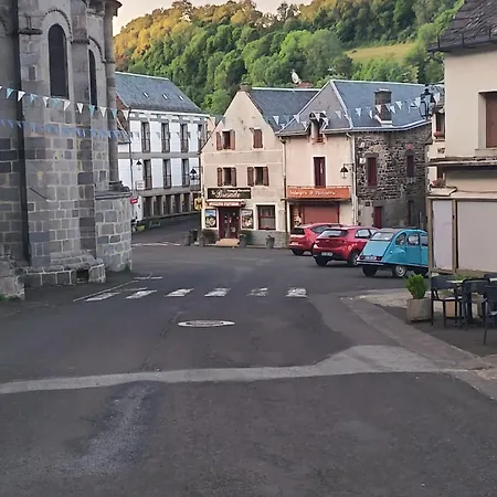 Tulipe, 5 Personnes, Entre Sancy Et Volcans D'auvergne *